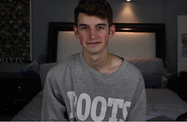 Joey Kidney make fans laugh through his videos.