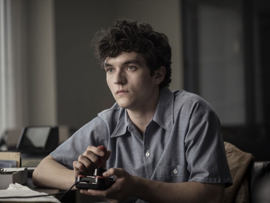 Fionn+Whitehead+stars+as+Stefan+in+the+interactive+Netflix+film+%E2%80%9CBlack+Mirror%3A+Bandersnatch.%E2%80%9D