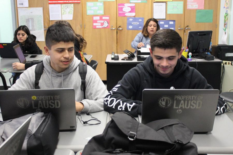 Seniors David Covarrubias and Luis Nunez take an Edgenuity class in Spanish teacher Glenda Hurtados room on Jan. 21. 