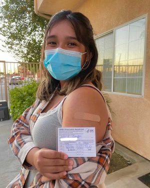 While working at COVID-19 vaccinaton sites, Daniel Pearl Magnet High School alumna Astrid Cabrera has already recieved both doses of the Moderna vaccine. 