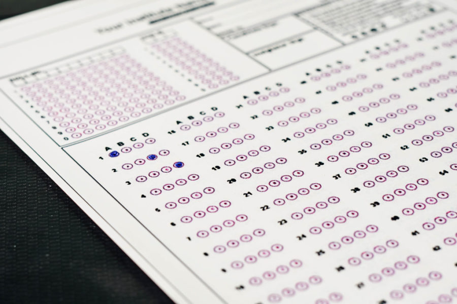 After some debate over whether Advanced Placement and standardized testing should resume as normal despite the ongoing coronavirus pandemic, both are scheduled to resume in full length. This decision is the source of stress for many underprepared students and upset teachers. Photo from CCNULL.de