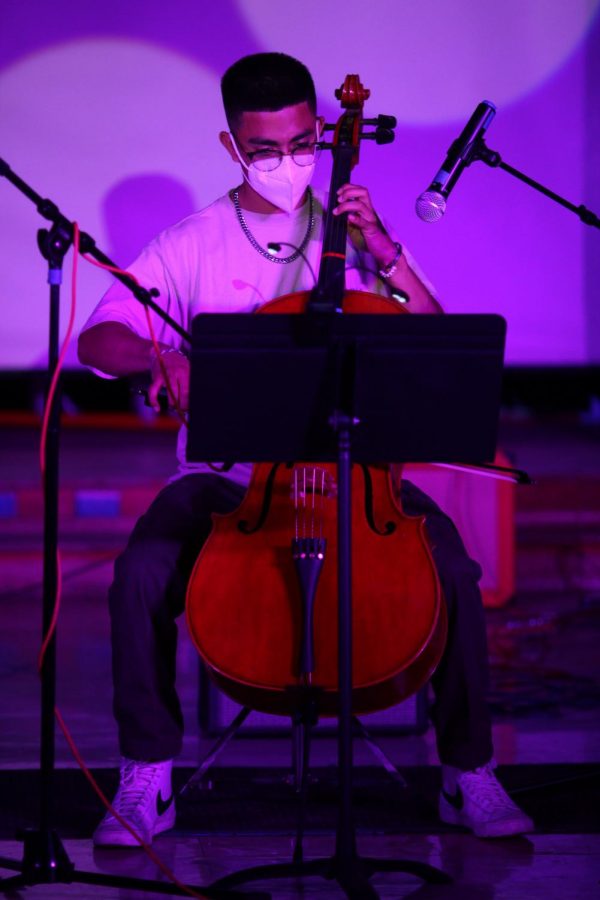Senior Derek Calderon plays the song Cant Help Falling in Love by Elvis Presley on the cello. He performed three times, two of which as part of a duo with sophomore Samantha Fuentes. 
