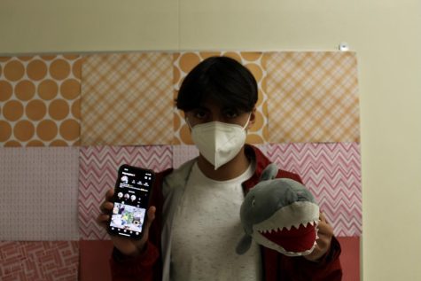 Junior Jet X Guzman created an Instagram account based on the school shark mascot in hopes of spreading positivity.