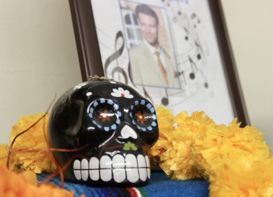 A Day of the Dead altar commemorates the life and achievments of journalist Daniel Pearl. 