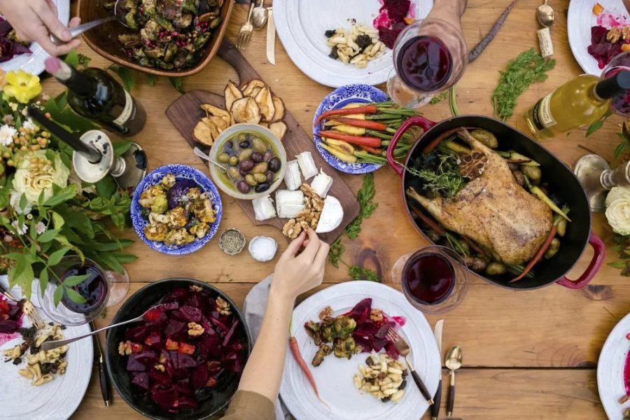 if youre looking to spend time with friends this holiday, then here are some activities you can do to make it more eventful at your Friendsgiving.